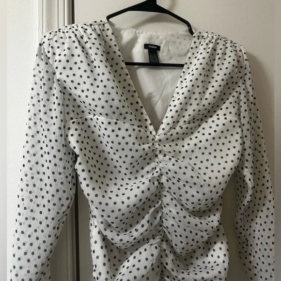 Express Conscious Edit Polka Dot Ruched
V-Neck Top - Size xs - Picture 6 of 7